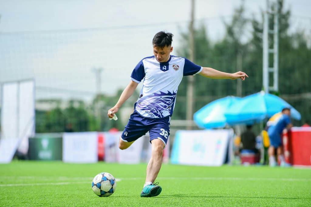 Cú sa ngã quá lớn quanh trái bóng tròn