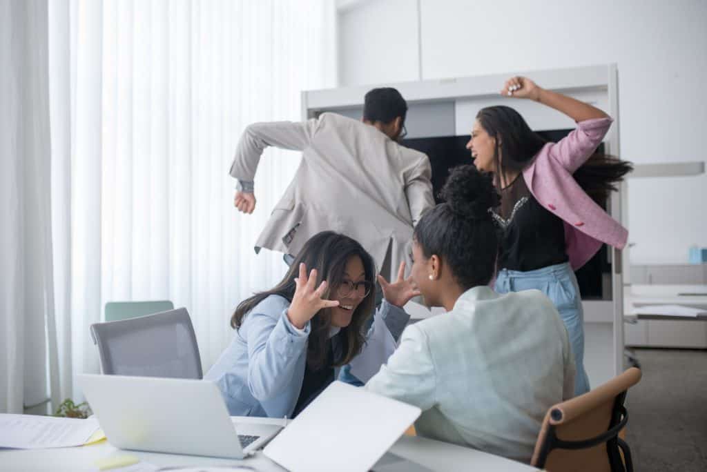 Luôn cẩn thận trước ma trận thông tin