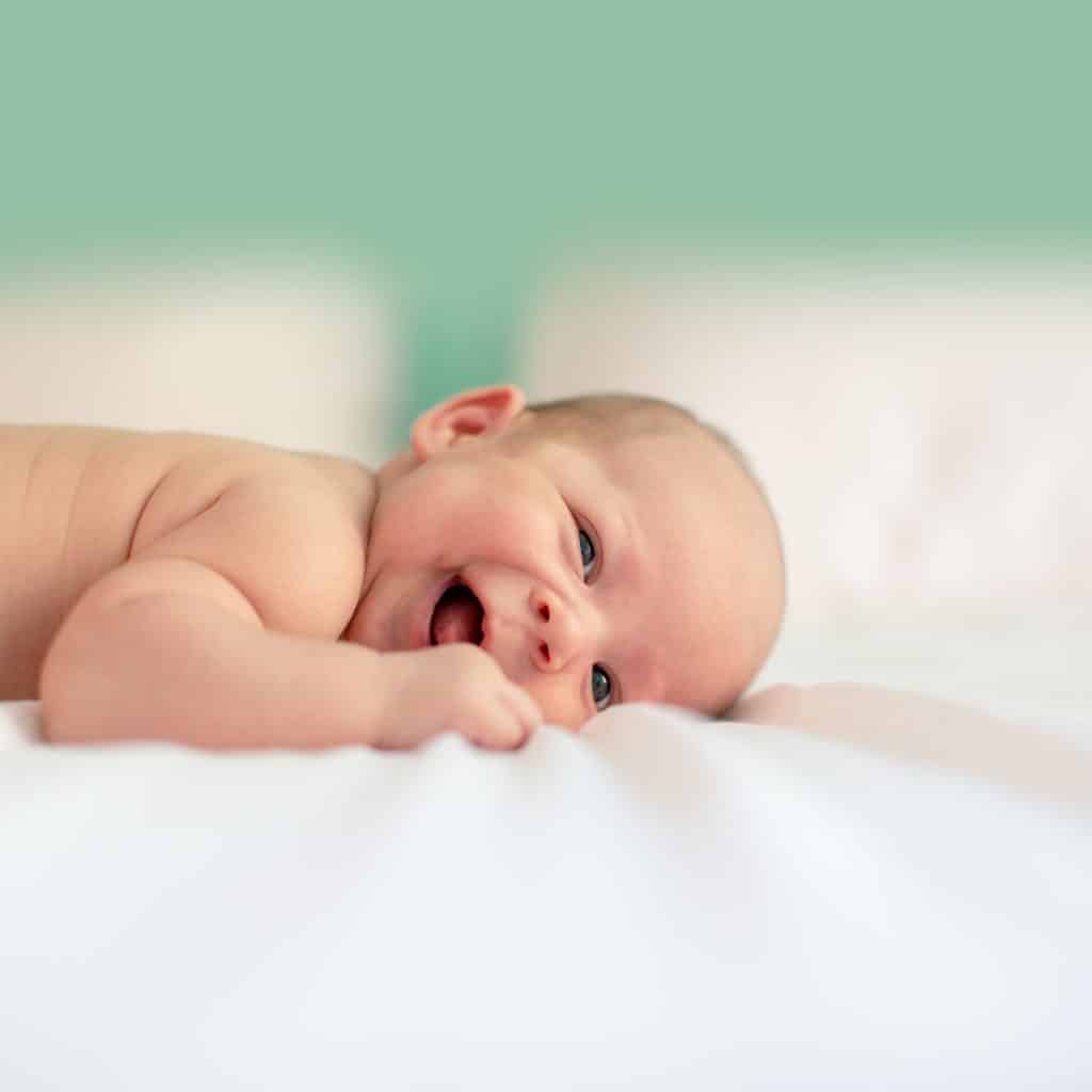 Không nên nhờ bất cứ ai nuôi con hộ chúng ta